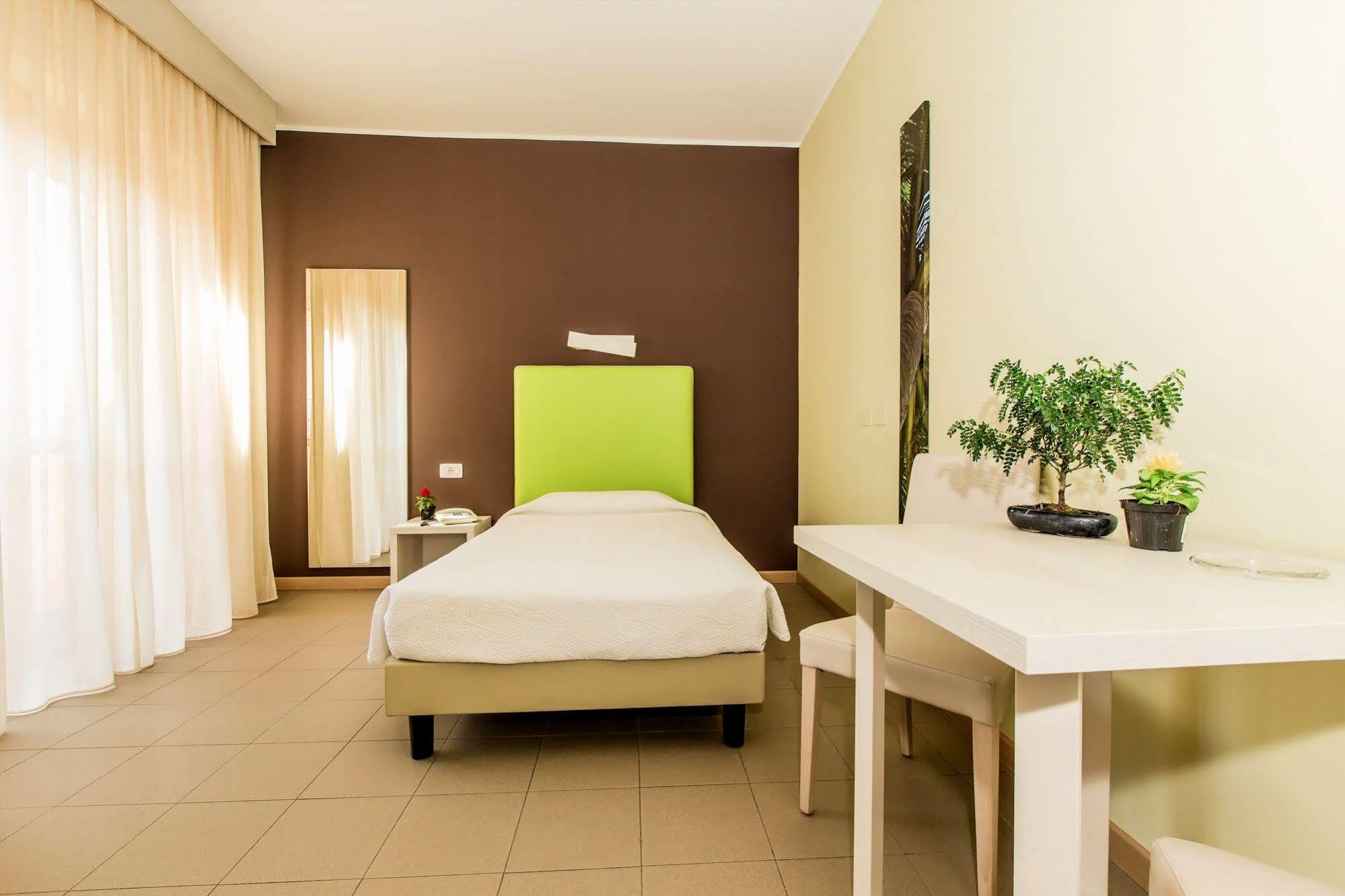 Ulivi E Palme Hotel 3*